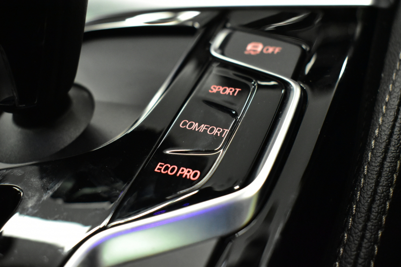 BMW 5シリーズ 530i Mｽﾎﾟｰﾂ ｲﾉﾍﾞｰｼｮﾝ＆ﾊｲﾗｲﾝP ｻﾝﾙｰﾌ 液晶ﾒｰﾀｰ  高出力ﾓﾃﾞﾙ  全席ﾋｰﾀｰ付黒革 HUD LEDﾍｯﾄﾞﾗｲﾄ 追従ACC 車線変更警告 ﾜｲﾔﾚｽ充電 ｼﾞｪｽﾁｬｰC ﾀｯﾁﾊﾟﾈﾙ対応iﾄﾞﾗｲﾌﾞHDDﾅﾋﾞﾌﾙｾｸﾞ 3Dﾋﾞｭｰ Pｱｼｽﾄﾌﾟﾗｽ 電動ﾄﾗﾝｸ 2年保証