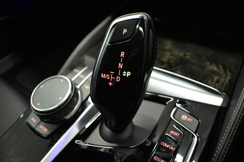 BMW 5シリーズ 530i Mｽﾎﾟｰﾂ ｲﾉﾍﾞｰｼｮﾝ＆ﾊｲﾗｲﾝP ｻﾝﾙｰﾌ 液晶ﾒｰﾀｰ  高出力ﾓﾃﾞﾙ  全席ﾋｰﾀｰ付黒革 HUD LEDﾍｯﾄﾞﾗｲﾄ 追従ACC 車線変更警告 ﾜｲﾔﾚｽ充電 ｼﾞｪｽﾁｬｰC ﾀｯﾁﾊﾟﾈﾙ対応iﾄﾞﾗｲﾌﾞHDDﾅﾋﾞﾌﾙｾｸﾞ 3Dﾋﾞｭｰ Pｱｼｽﾄﾌﾟﾗｽ 電動ﾄﾗﾝｸ 2年保証