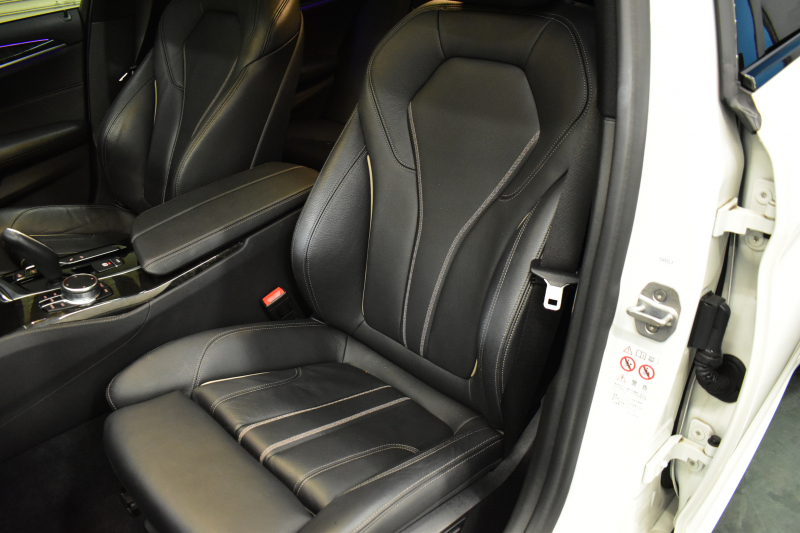 BMW 5シリーズ 530i Mｽﾎﾟｰﾂ ｲﾉﾍﾞｰｼｮﾝ＆ﾊｲﾗｲﾝP ｻﾝﾙｰﾌ 液晶ﾒｰﾀｰ  高出力ﾓﾃﾞﾙ  全席ﾋｰﾀｰ付黒革 HUD LEDﾍｯﾄﾞﾗｲﾄ 追従ACC 車線変更警告 ﾜｲﾔﾚｽ充電 ｼﾞｪｽﾁｬｰC ﾀｯﾁﾊﾟﾈﾙ対応iﾄﾞﾗｲﾌﾞHDDﾅﾋﾞﾌﾙｾｸﾞ 3Dﾋﾞｭｰ Pｱｼｽﾄﾌﾟﾗｽ 電動ﾄﾗﾝｸ 2年保証