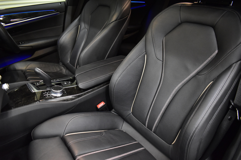 BMW 5シリーズ 530i Mｽﾎﾟｰﾂ ｲﾉﾍﾞｰｼｮﾝ＆ﾊｲﾗｲﾝP ｻﾝﾙｰﾌ 液晶ﾒｰﾀｰ  高出力ﾓﾃﾞﾙ  全席ﾋｰﾀｰ付黒革 HUD LEDﾍｯﾄﾞﾗｲﾄ 追従ACC 車線変更警告 ﾜｲﾔﾚｽ充電 ｼﾞｪｽﾁｬｰC ﾀｯﾁﾊﾟﾈﾙ対応iﾄﾞﾗｲﾌﾞHDDﾅﾋﾞﾌﾙｾｸﾞ 3Dﾋﾞｭｰ Pｱｼｽﾄﾌﾟﾗｽ 電動ﾄﾗﾝｸ 2年保証