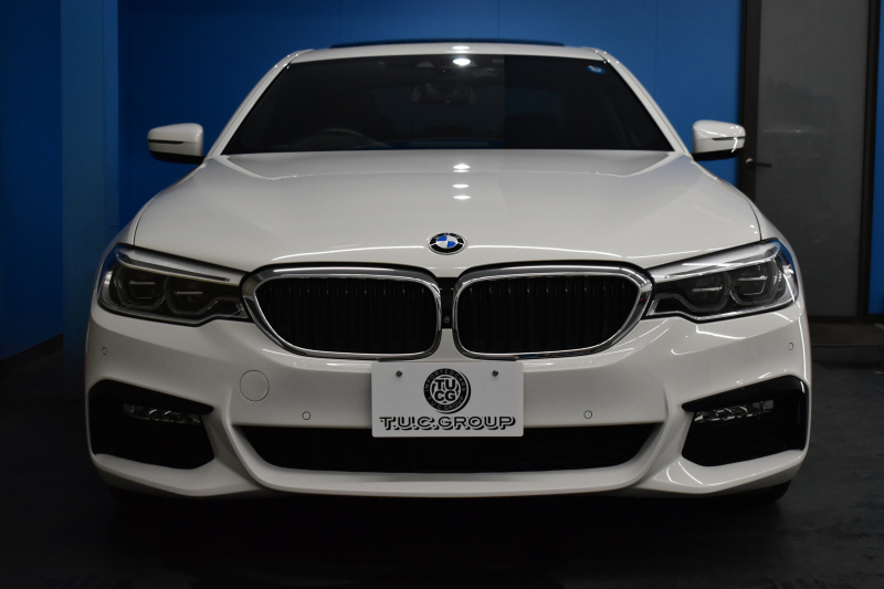 BMW 5シリーズ 530i Mｽﾎﾟｰﾂ ｲﾉﾍﾞｰｼｮﾝ＆ﾊｲﾗｲﾝP ｻﾝﾙｰﾌ 液晶ﾒｰﾀｰ  高出力ﾓﾃﾞﾙ  全席ﾋｰﾀｰ付黒革 HUD LEDﾍｯﾄﾞﾗｲﾄ 追従ACC 車線変更警告 ﾜｲﾔﾚｽ充電 ｼﾞｪｽﾁｬｰC ﾀｯﾁﾊﾟﾈﾙ対応iﾄﾞﾗｲﾌﾞHDDﾅﾋﾞﾌﾙｾｸﾞ 3Dﾋﾞｭｰ Pｱｼｽﾄﾌﾟﾗｽ 電動ﾄﾗﾝｸ 2年保証