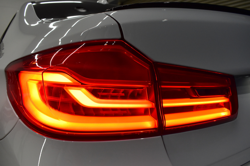 BMW 5シリーズ 530i Mｽﾎﾟｰﾂ ｲﾉﾍﾞｰｼｮﾝ＆ﾊｲﾗｲﾝP ｻﾝﾙｰﾌ 液晶ﾒｰﾀｰ  高出力ﾓﾃﾞﾙ  全席ﾋｰﾀｰ付黒革 HUD LEDﾍｯﾄﾞﾗｲﾄ 追従ACC 車線変更警告 ﾜｲﾔﾚｽ充電 ｼﾞｪｽﾁｬｰC ﾀｯﾁﾊﾟﾈﾙ対応iﾄﾞﾗｲﾌﾞHDDﾅﾋﾞﾌﾙｾｸﾞ 3Dﾋﾞｭｰ Pｱｼｽﾄﾌﾟﾗｽ 電動ﾄﾗﾝｸ 2年保証