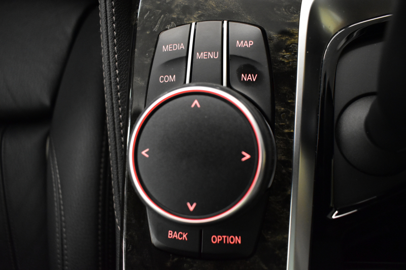 BMW 5シリーズ 530i Mｽﾎﾟｰﾂ ｲﾉﾍﾞｰｼｮﾝ＆ﾊｲﾗｲﾝP ｻﾝﾙｰﾌ 液晶ﾒｰﾀｰ  高出力ﾓﾃﾞﾙ  全席ﾋｰﾀｰ付黒革 HUD LEDﾍｯﾄﾞﾗｲﾄ 追従ACC 車線変更警告 ﾜｲﾔﾚｽ充電 ｼﾞｪｽﾁｬｰC ﾀｯﾁﾊﾟﾈﾙ対応iﾄﾞﾗｲﾌﾞHDDﾅﾋﾞﾌﾙｾｸﾞ 3Dﾋﾞｭｰ Pｱｼｽﾄﾌﾟﾗｽ 電動ﾄﾗﾝｸ 2年保証