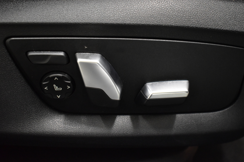 BMW 5シリーズ 530i Mｽﾎﾟｰﾂ ｲﾉﾍﾞｰｼｮﾝ＆ﾊｲﾗｲﾝP ｻﾝﾙｰﾌ 液晶ﾒｰﾀｰ  高出力ﾓﾃﾞﾙ  全席ﾋｰﾀｰ付黒革 HUD LEDﾍｯﾄﾞﾗｲﾄ 追従ACC 車線変更警告 ﾜｲﾔﾚｽ充電 ｼﾞｪｽﾁｬｰC ﾀｯﾁﾊﾟﾈﾙ対応iﾄﾞﾗｲﾌﾞHDDﾅﾋﾞﾌﾙｾｸﾞ 3Dﾋﾞｭｰ Pｱｼｽﾄﾌﾟﾗｽ 電動ﾄﾗﾝｸ 2年保証