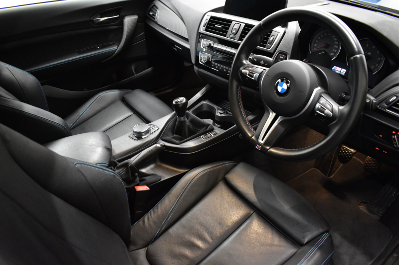 BMW Mシリーズ M2 6速MT ﾋｰﾀｰ付黒革 ﾊｰﾏﾝｶｰﾄﾞﾝ ﾀｯﾁﾊﾟｯﾄﾞHDDﾅﾋﾞ Bｶﾒﾗ ﾘｱPDC 19AW 車線逸脱&歩行者警告 衝突軽減ﾌﾞﾚｰｷ ｷｾﾉﾝﾍｯﾄﾞﾗｲﾄ ｶｰﾎﾞﾝｲﾝﾃﾘｱ ﾄﾗﾝｸｽﾎﾟｲﾗｰ iｽﾄｯﾌﾟ ｽﾏｰﾄｷｰ 2年保証