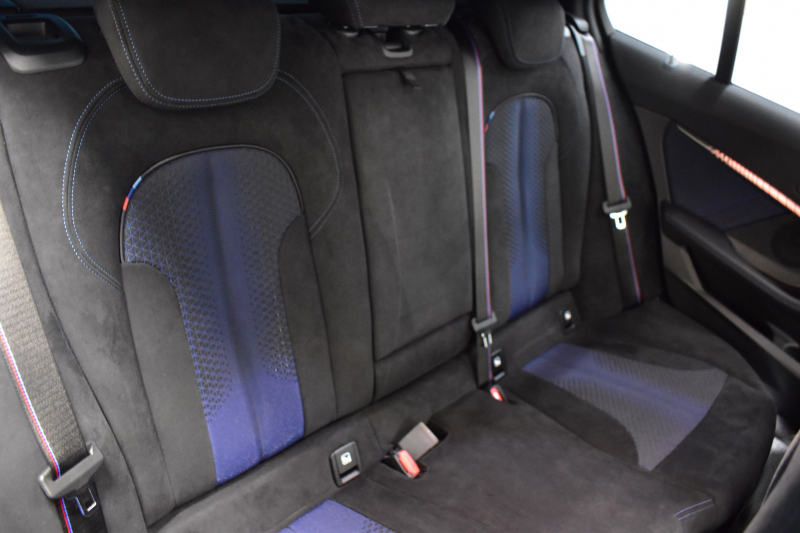 BMW 1シリーズ M135i xDrive 期間限定特別掲載 4WD ﾃﾞﾋﾞｭｰP ﾋｰﾀｰ付電動Mｽﾎﾟｰﾂｼｰﾄ 可変ｻｽﾍﾟﾝｼｮﾝ Mｼｰﾄﾍﾞﾙﾄ Mｽﾎﾟｰﾂﾌﾞﾚｰｷ 追従ACC BMWﾗｲﾌﾞｺｯｸﾋﾟｯﾄ ﾀｯﾁﾊﾟﾈﾙﾅﾋﾞ ｱｯﾌﾟﾙｶｰﾌﾟﾚｲ LEDﾍｯﾄﾞﾗｲﾄ 電動Rｹﾞｰﾄ 2年保証