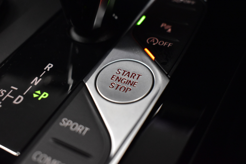 BMW 1シリーズ M135i xDrive 期間限定特別掲載 4WD ﾃﾞﾋﾞｭｰP ﾋｰﾀｰ付電動Mｽﾎﾟｰﾂｼｰﾄ 可変ｻｽﾍﾟﾝｼｮﾝ Mｼｰﾄﾍﾞﾙﾄ Mｽﾎﾟｰﾂﾌﾞﾚｰｷ 追従ACC BMWﾗｲﾌﾞｺｯｸﾋﾟｯﾄ ﾀｯﾁﾊﾟﾈﾙﾅﾋﾞ ｱｯﾌﾟﾙｶｰﾌﾟﾚｲ LEDﾍｯﾄﾞﾗｲﾄ 電動Rｹﾞｰﾄ 2年保証