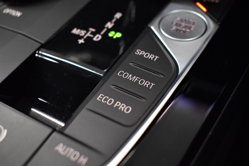 BMW 1シリーズ M135i xDrive 期間限定特別掲載 4WD ﾃﾞﾋﾞｭｰP ﾋｰﾀｰ付電動Mｽﾎﾟｰﾂｼｰﾄ 可変ｻｽﾍﾟﾝｼｮﾝ Mｼｰﾄﾍﾞﾙﾄ Mｽﾎﾟｰﾂﾌﾞﾚｰｷ 追従ACC BMWﾗｲﾌﾞｺｯｸﾋﾟｯﾄ ﾀｯﾁﾊﾟﾈﾙﾅﾋﾞ ｱｯﾌﾟﾙｶｰﾌﾟﾚｲ LEDﾍｯﾄﾞﾗｲﾄ 電動Rｹﾞｰﾄ 2年保証