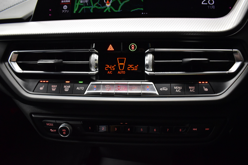 BMW 1シリーズ M135i xDrive 期間限定特別掲載 4WD ﾃﾞﾋﾞｭｰP ﾋｰﾀｰ付電動Mｽﾎﾟｰﾂｼｰﾄ 可変ｻｽﾍﾟﾝｼｮﾝ Mｼｰﾄﾍﾞﾙﾄ Mｽﾎﾟｰﾂﾌﾞﾚｰｷ 追従ACC BMWﾗｲﾌﾞｺｯｸﾋﾟｯﾄ ﾀｯﾁﾊﾟﾈﾙﾅﾋﾞ ｱｯﾌﾟﾙｶｰﾌﾟﾚｲ LEDﾍｯﾄﾞﾗｲﾄ 電動Rｹﾞｰﾄ 2年保証