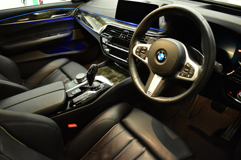 BMW 6シリーズ 630iｸﾞﾗﾝﾂｰﾘｽﾓ Mｽﾎﾟｰﾂ G32型 ｾﾚｸﾄP ﾊﾟﾉﾗﾏｻﾝﾙｰﾌ LEDﾍｯﾄﾞﾗｲﾄ 追従ACC ﾊｰﾏﾝｶｰﾄﾞﾝｻｳﾝﾄﾞ 全席ﾋｰﾀｰ付黒革 HUD 衝突軽減ﾌﾞﾚｰｷ 車線変更 &逸脱&歩行者警告 ﾀｯﾁﾊﾟﾈﾙﾅﾋﾞ 全周囲ｶﾒﾗ3Dﾋﾞｭｰ 液晶ﾒｰﾀｰ  電動Rｹﾞｰﾄ 4ｿﾞｰﾝAC 2年保証