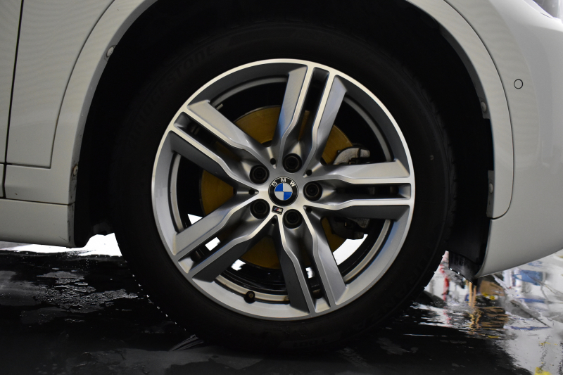 BMW X1 Xﾄﾞﾗｲﾌﾞ20i Mｽﾎﾟｰﾂ 中期ﾓﾃﾞﾙ 4WD ﾋｰﾀｰ付黒革 ｱﾄﾞﾊﾞﾝｽﾄﾞｱｸﾃｨﾌﾞｾｰﾌﾃｨ&ｺﾝﾌｫｰﾄP 追従ACC HUD 18AW NEWﾃﾞｻﾞｲﾝﾒｰﾀｰ LEDﾍｯﾄﾞﾗｲﾄ ﾀｯﾁﾊﾟﾈﾙHDDﾅﾋﾞBｶﾒﾗ 前後PDC  衝突軽減B 車線逸脱&歩行者警告 電動Rｹﾞｰﾄ ｽﾏｰﾄｷｰ 2年保証