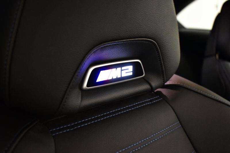 BMW Mシリーズ M2ｸｰﾍﾟ 新車保証R8年8月迄 1ｵｰﾅｰ ｶｰﾎﾞﾝﾙｰﾌ ﾊｲﾗｲﾝP ｶｰﾌﾞﾄﾞﾃﾞｨｽﾌﾟﾚｲ ﾋｰﾀｰ付黒革Mｽﾎﾟｰﾂｼｰﾄ 可変Mｻｽ Mｺﾝﾊﾟｳﾝﾄﾞﾌﾞﾚｰｷ ACC HUD BMWﾗｲﾌﾞｺｯｸﾋﾟｯﾄ ﾅﾋﾞBｶﾒﾗ ｱｯﾌﾟﾙｶｰﾌﾟﾚｲ LEDﾍｯﾄﾞﾗｲﾄ Mｽﾎﾟｰﾂﾃﾞﾌ  2年保証