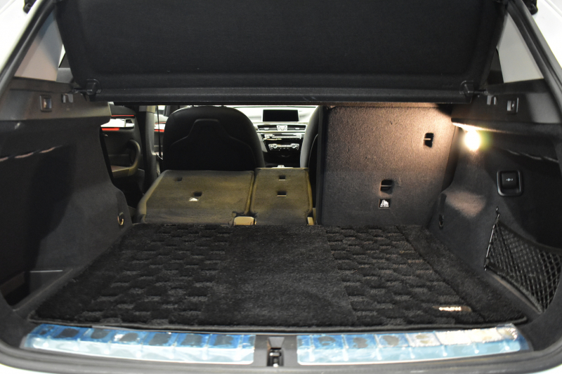 BMW X1 Xdrive20i Xﾗｲﾝ 中期 4WD ﾊｲﾗｲﾝ&ｺﾝﾌｫｰﾄ&ｱﾄﾞﾊﾞﾝｽﾄﾞｱｸﾃｨﾌﾞｾｰﾌﾃｨP 追従ACC HUD ﾋｰﾀｰ付電動黒革 LEDﾍｯﾄﾞﾗｲﾄ 18AW 衝突軽減B ﾀｯﾁﾊﾟﾈﾙﾅﾋﾞ Bｶﾒﾗ 前後PDC Pｱｼｽﾄ 電動Rｹﾞｰﾄ ｽﾏｰﾄｷｰ  2年保証