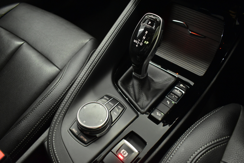 BMW X1 Xdrive20i Xﾗｲﾝ 中期 4WD ﾊｲﾗｲﾝ&ｺﾝﾌｫｰﾄ&ｱﾄﾞﾊﾞﾝｽﾄﾞｱｸﾃｨﾌﾞｾｰﾌﾃｨP 追従ACC HUD ﾋｰﾀｰ付電動黒革 LEDﾍｯﾄﾞﾗｲﾄ 18AW 衝突軽減B ﾀｯﾁﾊﾟﾈﾙﾅﾋﾞ Bｶﾒﾗ 前後PDC Pｱｼｽﾄ 電動Rｹﾞｰﾄ ｽﾏｰﾄｷｰ  2年保証