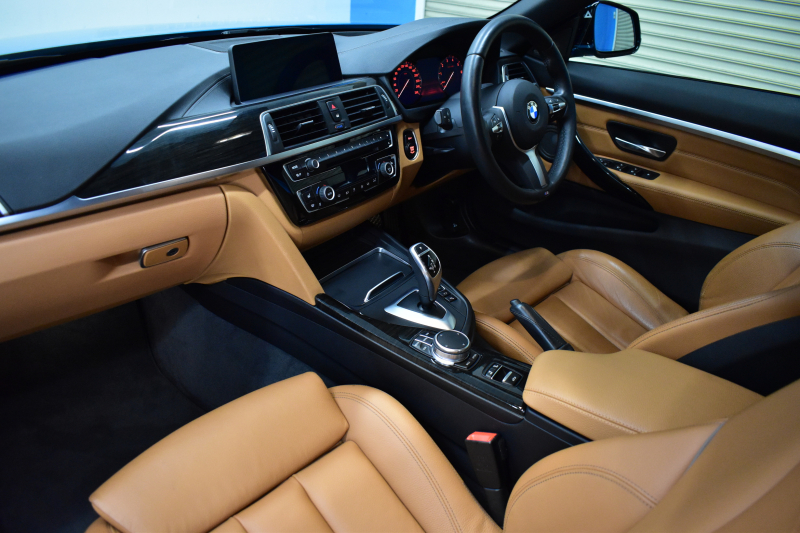 BMW 4シリーズ 440i ｶﾌﾞﾘｵﾚ Mｽﾎﾟｰﾂ LCI後期 1ｵｰﾅｰ ﾌｧｽﾄﾄﾗｯｸP ﾍｷｻｺﾞﾅﾙLEDﾍｯﾄﾞﾗｲﾄ&ﾃｰﾙ 追従ACC HUD ﾋｰﾀｰ付茶革 液晶ﾒｰﾀｰ harman/kardon ｴｱｶﾗｰ 車線変更&逸脱&歩行者&衝突警告 衝突軽減B 19AW ﾄｯﾌﾟﾋﾞｭｰ ﾀｯﾁﾊﾟﾈﾙHDDﾅﾋﾞ ﾌﾙｾｸﾞ 2年保証