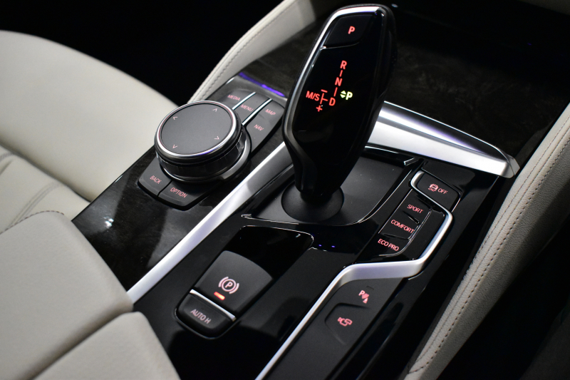 BMW 5シリーズ 530i Mｽﾎﾟｰﾂ 高出力ﾓﾃﾞﾙ ｻﾝﾙｰﾌ ﾃﾞﾋﾞｭｰP 全席ﾋｰﾀｰ付ｱｲﾎﾞﾘｰ革 ｿﾌﾄｸﾛｰｽﾞﾄﾞｱ HUD LEDﾍｯﾄﾞﾗｲﾄ 追従ACC H&Rﾀﾞｳﾝｻｽ LCW 液晶ﾒｰﾀｰ ｼﾞｪｽﾁｬｰ付ﾀｯﾁﾊﾟﾈﾙ対応iﾄﾞﾗｲﾌﾞHDDﾅﾋﾞﾌﾙｾｸﾞ 全周囲ｶﾒﾗ3DﾋﾞｭｰPｱｼｽﾄ 電動ﾄﾗﾝｸ 2年保証