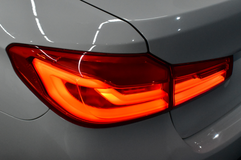 BMW 5シリーズ 530i Mｽﾎﾟｰﾂ 高出力ﾓﾃﾞﾙ ｻﾝﾙｰﾌ ﾃﾞﾋﾞｭｰP 全席ﾋｰﾀｰ付ｱｲﾎﾞﾘｰ革 ｿﾌﾄｸﾛｰｽﾞﾄﾞｱ HUD LEDﾍｯﾄﾞﾗｲﾄ 追従ACC H&Rﾀﾞｳﾝｻｽ LCW 液晶ﾒｰﾀｰ ｼﾞｪｽﾁｬｰ付ﾀｯﾁﾊﾟﾈﾙ対応iﾄﾞﾗｲﾌﾞHDDﾅﾋﾞﾌﾙｾｸﾞ 全周囲ｶﾒﾗ3DﾋﾞｭｰPｱｼｽﾄ 電動ﾄﾗﾝｸ 2年保証