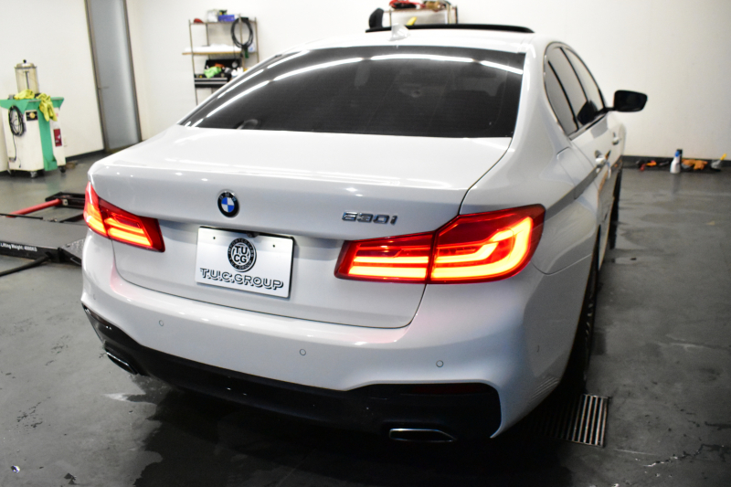 BMW 5シリーズ 530i Mｽﾎﾟｰﾂ 高出力ﾓﾃﾞﾙ ｻﾝﾙｰﾌ ﾃﾞﾋﾞｭｰP 全席ﾋｰﾀｰ付ｱｲﾎﾞﾘｰ革 ｿﾌﾄｸﾛｰｽﾞﾄﾞｱ HUD LEDﾍｯﾄﾞﾗｲﾄ 追従ACC H&Rﾀﾞｳﾝｻｽ LCW 液晶ﾒｰﾀｰ ｼﾞｪｽﾁｬｰ付ﾀｯﾁﾊﾟﾈﾙ対応iﾄﾞﾗｲﾌﾞHDDﾅﾋﾞﾌﾙｾｸﾞ 全周囲ｶﾒﾗ3DﾋﾞｭｰPｱｼｽﾄ 電動ﾄﾗﾝｸ 2年保証