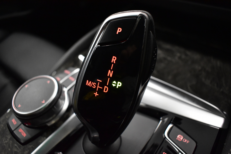 BMW 5シリーズ 530e Mｽﾎﾟｰﾂ PHEV ｲﾉﾍﾞｰｼｮﾝP 全席ﾋｰﾀｰ付黒革 HUD ｱﾀﾞﾌﾟﾃｨﾌﾞLEDﾍｯﾄﾞﾗｲﾄ 追従ACC 車線変更警告 ｼﾞｪｽﾁｬｰC ﾀｯﾁﾊﾟﾈﾙ対応iﾄﾞﾗｲﾌﾞHDDﾅﾋﾞﾌﾙｾｸﾞ 3Dﾋﾞｭｰ Pｱｼｽﾄﾌﾟﾗｽ 電動ﾄﾗﾝｸ  19AW 2年保証