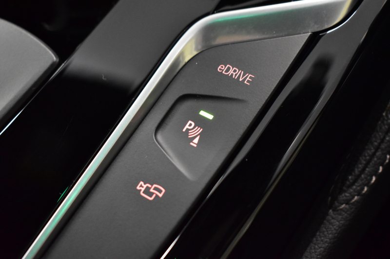 BMW 5シリーズ 530e Mｽﾎﾟｰﾂ PHEV ｲﾉﾍﾞｰｼｮﾝP 全席ﾋｰﾀｰ付黒革 HUD ｱﾀﾞﾌﾟﾃｨﾌﾞLEDﾍｯﾄﾞﾗｲﾄ 追従ACC 車線変更警告 ｼﾞｪｽﾁｬｰC ﾀｯﾁﾊﾟﾈﾙ対応iﾄﾞﾗｲﾌﾞHDDﾅﾋﾞﾌﾙｾｸﾞ 3Dﾋﾞｭｰ Pｱｼｽﾄﾌﾟﾗｽ 電動ﾄﾗﾝｸ  19AW 2年保証