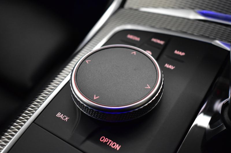 BMW 3シリーズ M340i Xﾄﾞﾗｲﾌﾞ ｲﾉﾍﾞｰｼｮﾝP ﾋｰﾀｰ付黒革 ACC HUD ﾚｰｻﾞｰLEDﾗｲﾄ 可変Mｻｽ 19AW Mｽﾎﾟｰﾂﾌﾞﾚｰｷ ｼﾞｪｽﾁｬｰC付ﾀｯﾁﾊﾟﾈﾙﾅﾋﾞ全周囲ｶﾒ駐車ｱｼｽﾄ ﾊｰﾏﾝｶｰﾄﾞﾝ 側面衝突&車線変更&逸脱警告 2年保証