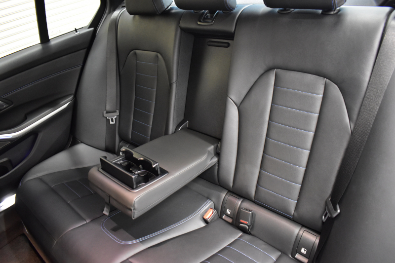 BMW 3シリーズ M340i Xﾄﾞﾗｲﾌﾞ ｲﾉﾍﾞｰｼｮﾝP ﾋｰﾀｰ付黒革 ACC HUD ﾚｰｻﾞｰLEDﾗｲﾄ 可変Mｻｽ 19AW Mｽﾎﾟｰﾂﾌﾞﾚｰｷ ｼﾞｪｽﾁｬｰC付ﾀｯﾁﾊﾟﾈﾙﾅﾋﾞ全周囲ｶﾒ駐車ｱｼｽﾄ ﾊｰﾏﾝｶｰﾄﾞﾝ 側面衝突&車線変更&逸脱警告 2年保証