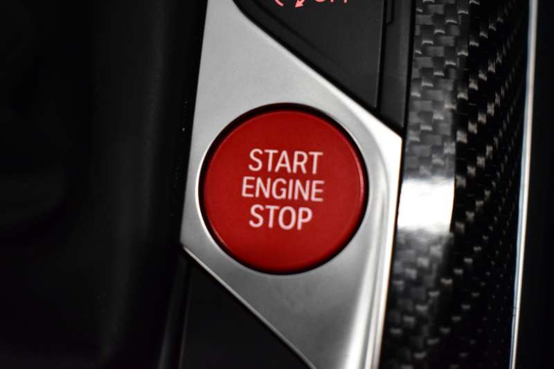 BMW Mシリーズ M2ｸｰﾍﾟ 6速MT 新車保証R8年4月迄 ｶｰﾎﾞﾝﾙｰﾌ ﾊｲﾗｲﾝP ｶｰﾌﾞﾄﾞﾃﾞｨｽﾌﾟﾚｲ ﾋｰﾀｰ付黒革Mｽﾎﾟｰﾂｼｰﾄ(専用ﾊｲﾗｲﾄ付) ｶｰﾎﾞﾝｲﾝﾃﾘｱﾄﾘﾑ 可変Mｻｽ Mｺﾝﾊﾟｳﾝﾄﾞﾌﾞﾚｰｷ HUD BMWﾗｲﾌﾞｺｯｸﾋﾟｯﾄ ﾅﾋﾞ ｱｯﾌﾟﾙｶｰﾌﾟﾚｲ LEDﾍｯﾄﾞﾗｲﾄ 2年保証