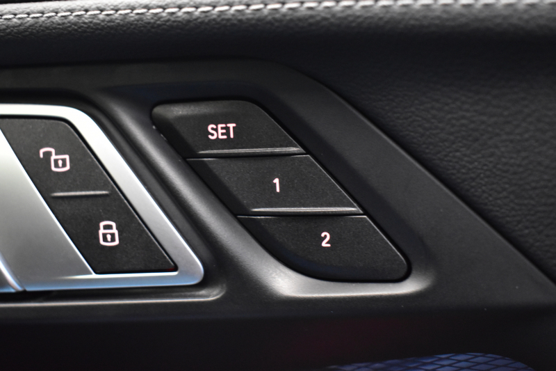 BMW Mシリーズ M2ｸｰﾍﾟ 6速MT 新車保証R8年4月迄 ｶｰﾎﾞﾝﾙｰﾌ ﾊｲﾗｲﾝP ｶｰﾌﾞﾄﾞﾃﾞｨｽﾌﾟﾚｲ ﾋｰﾀｰ付黒革Mｽﾎﾟｰﾂｼｰﾄ(専用ﾊｲﾗｲﾄ付) ｶｰﾎﾞﾝｲﾝﾃﾘｱﾄﾘﾑ 可変Mｻｽ Mｺﾝﾊﾟｳﾝﾄﾞﾌﾞﾚｰｷ HUD BMWﾗｲﾌﾞｺｯｸﾋﾟｯﾄ ﾅﾋﾞ ｱｯﾌﾟﾙｶｰﾌﾟﾚｲ LEDﾍｯﾄﾞﾗｲﾄ 2年保証