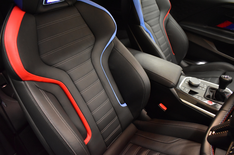 BMW Mシリーズ M2ｸｰﾍﾟ 6速MT 新車保証R8年4月迄 ｶｰﾎﾞﾝﾙｰﾌ ﾊｲﾗｲﾝP ｶｰﾌﾞﾄﾞﾃﾞｨｽﾌﾟﾚｲ ﾋｰﾀｰ付黒革Mｽﾎﾟｰﾂｼｰﾄ(専用ﾊｲﾗｲﾄ付) ｶｰﾎﾞﾝｲﾝﾃﾘｱﾄﾘﾑ 可変Mｻｽ Mｺﾝﾊﾟｳﾝﾄﾞﾌﾞﾚｰｷ HUD BMWﾗｲﾌﾞｺｯｸﾋﾟｯﾄ ﾅﾋﾞ ｱｯﾌﾟﾙｶｰﾌﾟﾚｲ LEDﾍｯﾄﾞﾗｲﾄ 2年保証