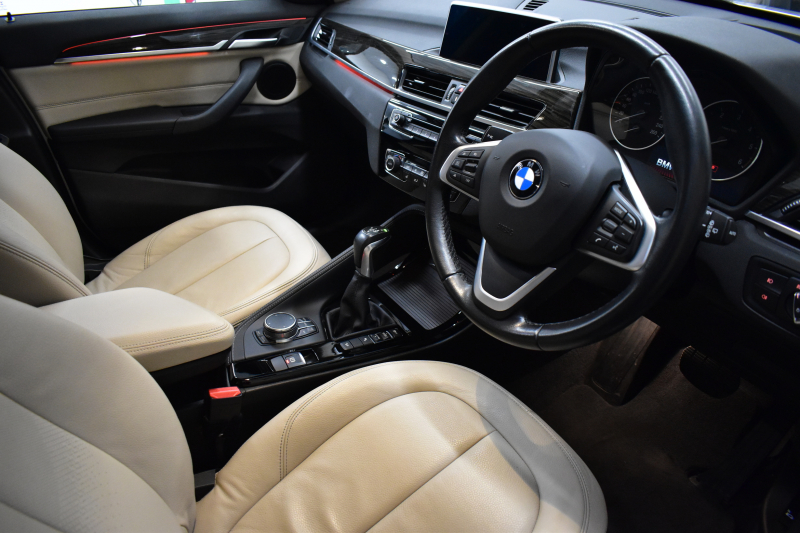 BMW X1 Xdrive18d Xﾗｲﾝ 期間限定特別掲載 4WD ﾊｲﾗｲﾝ&ｺﾝﾌｫｰﾄ&ｱﾄﾞﾊﾞﾝｽﾄﾞｱｸﾃｨﾌﾞｾｰﾌﾃｨP 追従ACC HUD ﾋｰﾀｰ付電動ｵｲｽﾀｰﾚｻﾞｰ LEDﾍｯﾄﾞﾗｲﾄ 18AW 衝突軽減B ﾀｯﾁﾊﾟﾈﾙﾅﾋﾞ Bｶﾒﾗ 前後PDC Pｱｼｽﾄ 電動Rｹﾞｰﾄ ｽﾏｰﾄｷｰ  2年保証