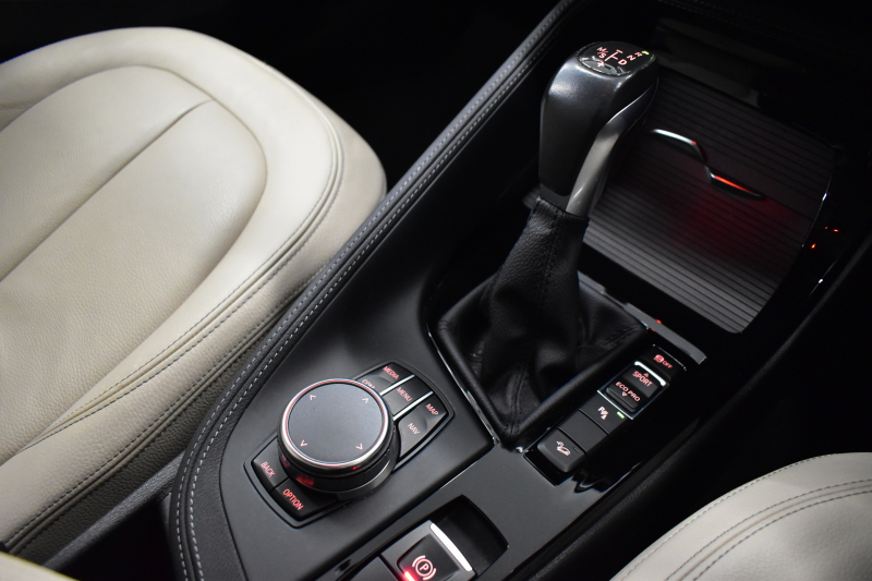 BMW X1 Xdrive18d Xﾗｲﾝ 期間限定特別掲載 4WD ﾊｲﾗｲﾝ&ｺﾝﾌｫｰﾄ&ｱﾄﾞﾊﾞﾝｽﾄﾞｱｸﾃｨﾌﾞｾｰﾌﾃｨP 追従ACC HUD ﾋｰﾀｰ付電動ｵｲｽﾀｰﾚｻﾞｰ LEDﾍｯﾄﾞﾗｲﾄ 18AW 衝突軽減B ﾀｯﾁﾊﾟﾈﾙﾅﾋﾞ Bｶﾒﾗ 前後PDC Pｱｼｽﾄ 電動Rｹﾞｰﾄ ｽﾏｰﾄｷｰ  2年保証