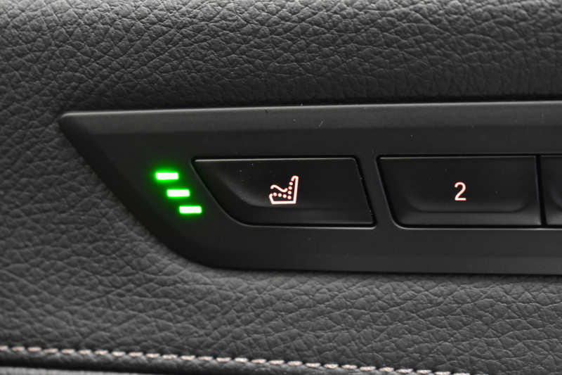 BMW 5シリーズ 540i Xﾄﾞﾗｲﾌﾞ Mｽﾎﾟｰﾂ 型式変更後ﾓﾃﾞﾙ 4WD ｺﾝﾌｫｰﾄ&ｾﾚｸﾄ&ﾊｲﾗｲﾝP ﾗｲﾌﾞｺｯｸﾋﾟｯﾄ ｻﾝﾙｰﾌ harman/kardon Fﾍﾞﾝﾁﾚｰｼｮﾝ&ﾏｯｻｰｼﾞ 全席ﾋｰﾀｰ付黒革 Mｽﾎﾟｰﾂﾌﾞﾚｰｷ LEDﾍｯﾄﾞ 液晶ﾒｰﾀｰ ACC HUD LCW  ﾀｯﾁﾊﾟﾈﾙﾅﾋﾞ全周囲ｶﾒﾗ ﾌﾙｾｸﾞ 2年保証