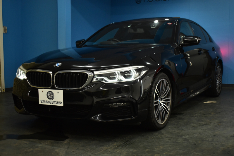 BMW 5シリーズ 540i Xﾄﾞﾗｲﾌﾞ Mｽﾎﾟｰﾂ 型式変更後ﾓﾃﾞﾙ 4WD ｺﾝﾌｫｰﾄ&ｾﾚｸﾄ&ﾊｲﾗｲﾝP ﾗｲﾌﾞｺｯｸﾋﾟｯﾄ ｻﾝﾙｰﾌ harman/kardon Fﾍﾞﾝﾁﾚｰｼｮﾝ&ﾏｯｻｰｼﾞ 全席ﾋｰﾀｰ付黒革 Mｽﾎﾟｰﾂﾌﾞﾚｰｷ LEDﾍｯﾄﾞ 液晶ﾒｰﾀｰ ACC HUD LCW  ﾀｯﾁﾊﾟﾈﾙﾅﾋﾞ全周囲ｶﾒﾗ ﾌﾙｾｸﾞ 2年保証