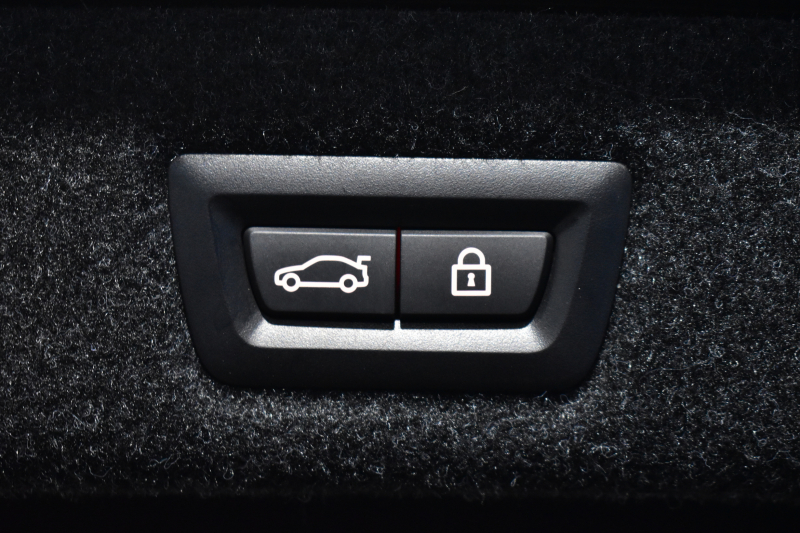 BMW 5シリーズ 540i Xﾄﾞﾗｲﾌﾞ Mｽﾎﾟｰﾂ 型式変更後ﾓﾃﾞﾙ 4WD ｺﾝﾌｫｰﾄ&ｾﾚｸﾄ&ﾊｲﾗｲﾝP ﾗｲﾌﾞｺｯｸﾋﾟｯﾄ ｻﾝﾙｰﾌ harman/kardon Fﾍﾞﾝﾁﾚｰｼｮﾝ&ﾏｯｻｰｼﾞ 全席ﾋｰﾀｰ付黒革 Mｽﾎﾟｰﾂﾌﾞﾚｰｷ LEDﾍｯﾄﾞ 液晶ﾒｰﾀｰ ACC HUD LCW  ﾀｯﾁﾊﾟﾈﾙﾅﾋﾞ全周囲ｶﾒﾗ ﾌﾙｾｸﾞ 2年保証