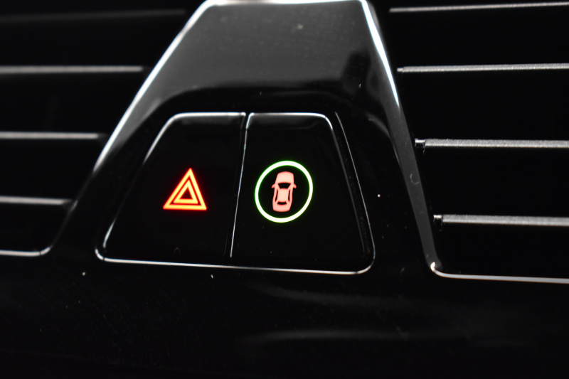 BMW 5シリーズ 540i Xﾄﾞﾗｲﾌﾞ Mｽﾎﾟｰﾂ 型式変更後ﾓﾃﾞﾙ 4WD ｺﾝﾌｫｰﾄ&ｾﾚｸﾄ&ﾊｲﾗｲﾝP ﾗｲﾌﾞｺｯｸﾋﾟｯﾄ ｻﾝﾙｰﾌ harman/kardon Fﾍﾞﾝﾁﾚｰｼｮﾝ&ﾏｯｻｰｼﾞ 全席ﾋｰﾀｰ付黒革 Mｽﾎﾟｰﾂﾌﾞﾚｰｷ LEDﾍｯﾄﾞ 液晶ﾒｰﾀｰ ACC HUD LCW  ﾀｯﾁﾊﾟﾈﾙﾅﾋﾞ全周囲ｶﾒﾗ ﾌﾙｾｸﾞ 2年保証