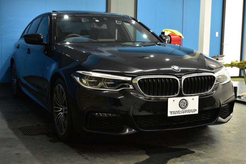 BMW 5シリーズ 540i Xﾄﾞﾗｲﾌﾞ Mｽﾎﾟｰﾂ 型式変更後ﾓﾃﾞﾙ 4WD ｺﾝﾌｫｰﾄ&ｾﾚｸﾄ&ﾊｲﾗｲﾝP ﾗｲﾌﾞｺｯｸﾋﾟｯﾄ ｻﾝﾙｰﾌ harman/kardon Fﾍﾞﾝﾁﾚｰｼｮﾝ&ﾏｯｻｰｼﾞ 全席ﾋｰﾀｰ付黒革 Mｽﾎﾟｰﾂﾌﾞﾚｰｷ LEDﾍｯﾄﾞ 液晶ﾒｰﾀｰ ACC HUD LCW  ﾀｯﾁﾊﾟﾈﾙﾅﾋﾞ全周囲ｶﾒﾗ ﾌﾙｾｸﾞ 2年保証