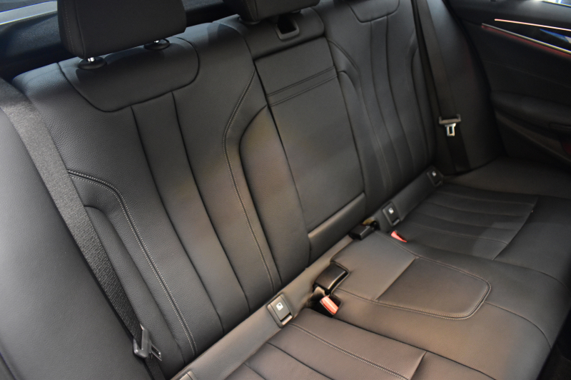 BMW 5シリーズ 540i Xﾄﾞﾗｲﾌﾞ Mｽﾎﾟｰﾂ 型式変更後ﾓﾃﾞﾙ 4WD ｺﾝﾌｫｰﾄ&ｾﾚｸﾄ&ﾊｲﾗｲﾝP ﾗｲﾌﾞｺｯｸﾋﾟｯﾄ ｻﾝﾙｰﾌ harman/kardon Fﾍﾞﾝﾁﾚｰｼｮﾝ&ﾏｯｻｰｼﾞ 全席ﾋｰﾀｰ付黒革 Mｽﾎﾟｰﾂﾌﾞﾚｰｷ LEDﾍｯﾄﾞ 液晶ﾒｰﾀｰ ACC HUD LCW  ﾀｯﾁﾊﾟﾈﾙﾅﾋﾞ全周囲ｶﾒﾗ ﾌﾙｾｸﾞ 2年保証