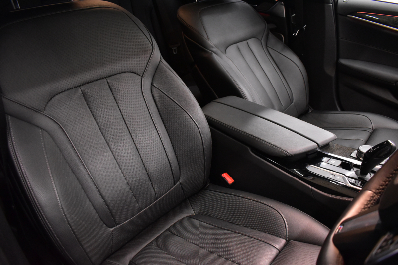 BMW 5シリーズ 540i Xﾄﾞﾗｲﾌﾞ Mｽﾎﾟｰﾂ 型式変更後ﾓﾃﾞﾙ 4WD ｺﾝﾌｫｰﾄ&ｾﾚｸﾄ&ﾊｲﾗｲﾝP ﾗｲﾌﾞｺｯｸﾋﾟｯﾄ ｻﾝﾙｰﾌ harman/kardon Fﾍﾞﾝﾁﾚｰｼｮﾝ&ﾏｯｻｰｼﾞ 全席ﾋｰﾀｰ付黒革 Mｽﾎﾟｰﾂﾌﾞﾚｰｷ LEDﾍｯﾄﾞ 液晶ﾒｰﾀｰ ACC HUD LCW  ﾀｯﾁﾊﾟﾈﾙﾅﾋﾞ全周囲ｶﾒﾗ ﾌﾙｾｸﾞ 2年保証