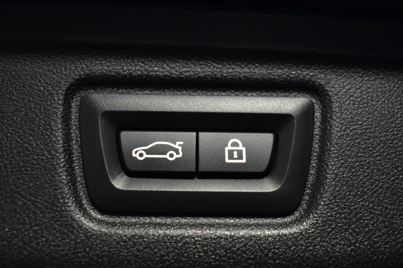 BMW 3シリーズ M340i Xﾄﾞﾗｲﾌﾞ ﾂｰﾘﾝｸﾞ ｲﾉﾍﾞｰｼｮﾝP ﾋｰﾀｰ付黒革Mｽﾎﾟｰﾂｼｰﾄ ACC HUD ﾚｰｻﾞｰLEDﾗｲﾄ 可変Mｻｽ 19AW Mｽﾎﾟｰﾂﾚｯﾄﾞﾌﾞﾚｰｷ ｼﾞｪｽﾁｬｰC付ﾀｯﾁﾊﾟﾈﾙﾅﾋﾞ全周囲ｶﾒﾗ駐車ｱｼｽﾄ ﾊｰﾏﾝｶｰﾄﾞﾝ 側面衝突&車線変更&逸脱警告 2年保証