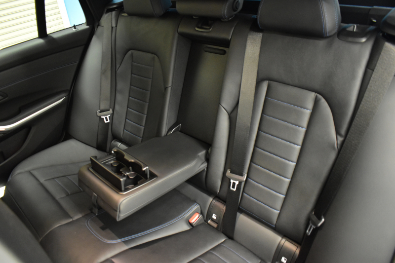 BMW 3シリーズ M340i Xﾄﾞﾗｲﾌﾞ ﾂｰﾘﾝｸﾞ ｲﾉﾍﾞｰｼｮﾝP ﾋｰﾀｰ付黒革Mｽﾎﾟｰﾂｼｰﾄ ACC HUD ﾚｰｻﾞｰLEDﾗｲﾄ 可変Mｻｽ 19AW Mｽﾎﾟｰﾂﾚｯﾄﾞﾌﾞﾚｰｷ ｼﾞｪｽﾁｬｰC付ﾀｯﾁﾊﾟﾈﾙﾅﾋﾞ全周囲ｶﾒﾗ駐車ｱｼｽﾄ ﾊｰﾏﾝｶｰﾄﾞﾝ 側面衝突&車線変更&逸脱警告 2年保証