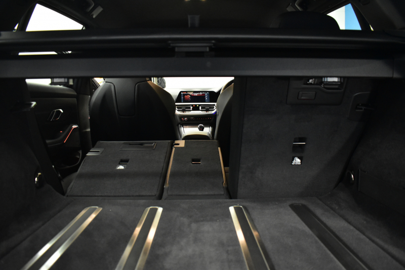 BMW 3シリーズ M340i Xﾄﾞﾗｲﾌﾞ ﾂｰﾘﾝｸﾞ ｲﾉﾍﾞｰｼｮﾝP ﾋｰﾀｰ付黒革Mｽﾎﾟｰﾂｼｰﾄ ACC HUD ﾚｰｻﾞｰLEDﾗｲﾄ 可変Mｻｽ 19AW Mｽﾎﾟｰﾂﾚｯﾄﾞﾌﾞﾚｰｷ ｼﾞｪｽﾁｬｰC付ﾀｯﾁﾊﾟﾈﾙﾅﾋﾞ全周囲ｶﾒﾗ駐車ｱｼｽﾄ ﾊｰﾏﾝｶｰﾄﾞﾝ 側面衝突&車線変更&逸脱警告 2年保証