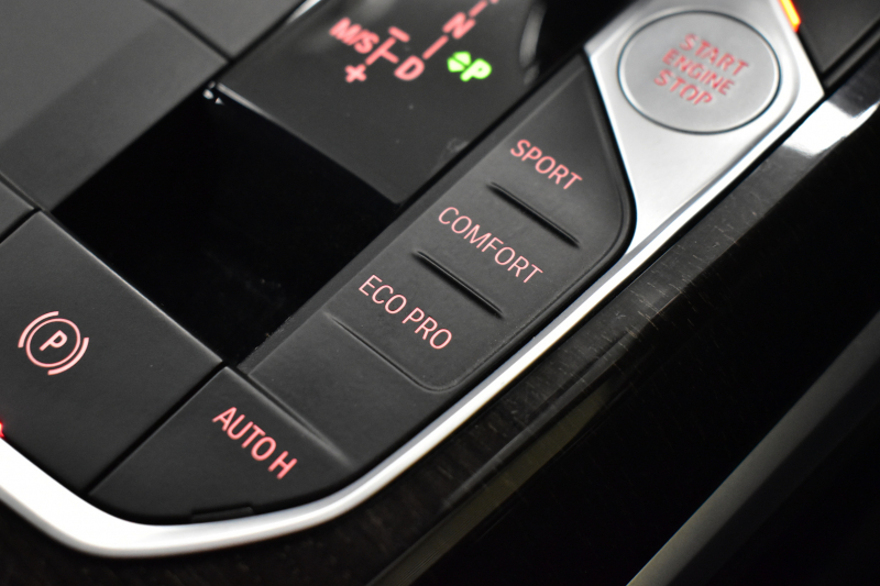 BMW 3シリーズ 330iﾂｰﾘﾝｸﾞ Mｽﾎﾟｰﾂ 高出力 ｲﾉﾍﾞｰｼｮﾝ&ﾊｲﾗｲﾝ&ｻｳﾝﾄﾞ＆ｺﾝﾌｫｰﾄP ﾚｰｻﾞｰLEDﾗｲﾄ ﾋｰﾀｰ付黒革 ACC HUD 19AW Mｽﾎﾟｰﾂﾌﾞﾚｰｷ ﾊﾟｰｷﾝｸﾞｱｼｽﾄ+ 全周囲ｶﾒﾗ ｼﾞｪｽﾁｬｰC対応ﾀｯﾁﾊﾟﾈﾙﾅﾋﾞ ｱｯﾌﾟﾙｶｰﾌﾟﾚｲ 電動Rｹﾞｰﾄ ﾜｲﾔﾚｽ充電2年保証