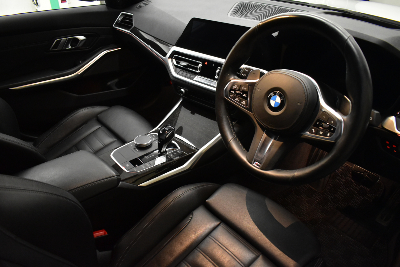 BMW 3シリーズ 330iﾂｰﾘﾝｸﾞ Mｽﾎﾟｰﾂ 高出力 ｲﾉﾍﾞｰｼｮﾝ&ﾊｲﾗｲﾝ&ｻｳﾝﾄﾞ＆ｺﾝﾌｫｰﾄP ﾚｰｻﾞｰLEDﾗｲﾄ ﾋｰﾀｰ付黒革 ACC HUD 19AW Mｽﾎﾟｰﾂﾌﾞﾚｰｷ ﾊﾟｰｷﾝｸﾞｱｼｽﾄ+ 全周囲ｶﾒﾗ ｼﾞｪｽﾁｬｰC対応ﾀｯﾁﾊﾟﾈﾙﾅﾋﾞ ｱｯﾌﾟﾙｶｰﾌﾟﾚｲ 電動Rｹﾞｰﾄ ﾜｲﾔﾚｽ充電2年保証