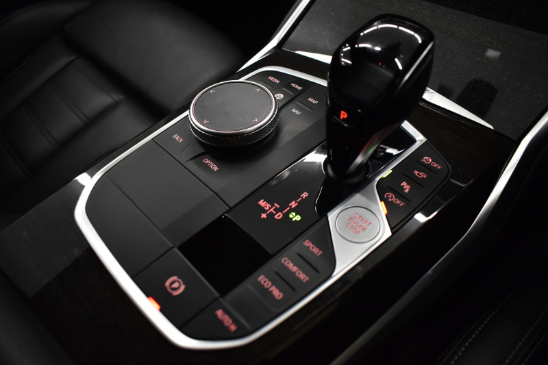 BMW 3シリーズ 330iﾂｰﾘﾝｸﾞ Mｽﾎﾟｰﾂ 高出力 ｲﾉﾍﾞｰｼｮﾝ&ﾊｲﾗｲﾝ&ｻｳﾝﾄﾞ＆ｺﾝﾌｫｰﾄP ﾚｰｻﾞｰLEDﾗｲﾄ ﾋｰﾀｰ付黒革 ACC HUD 19AW Mｽﾎﾟｰﾂﾌﾞﾚｰｷ ﾊﾟｰｷﾝｸﾞｱｼｽﾄ+ 全周囲ｶﾒﾗ ｼﾞｪｽﾁｬｰC対応ﾀｯﾁﾊﾟﾈﾙﾅﾋﾞ ｱｯﾌﾟﾙｶｰﾌﾟﾚｲ 電動Rｹﾞｰﾄ ﾜｲﾔﾚｽ充電2年保証