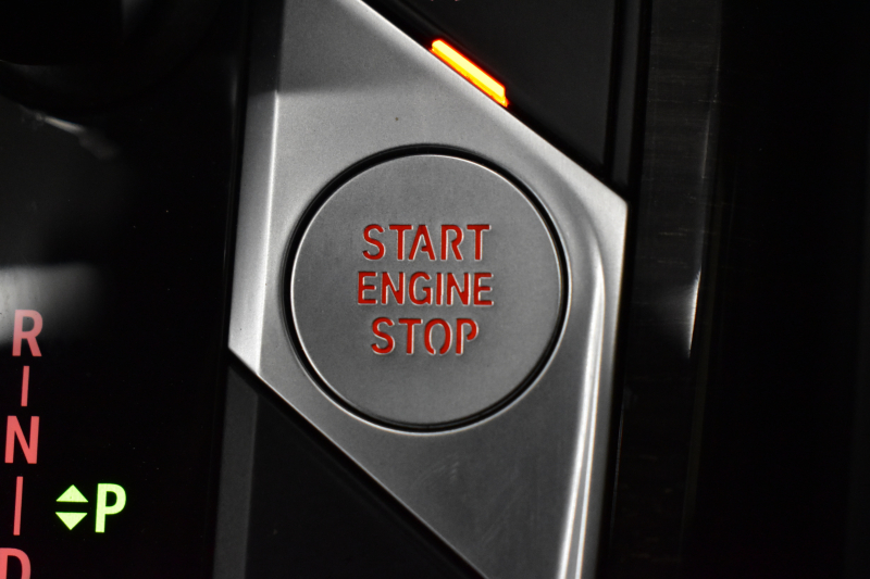 BMW 3シリーズ 330iﾂｰﾘﾝｸﾞ Mｽﾎﾟｰﾂ 高出力 ｲﾉﾍﾞｰｼｮﾝ&ﾊｲﾗｲﾝ&ｻｳﾝﾄﾞ＆ｺﾝﾌｫｰﾄP ﾚｰｻﾞｰLEDﾗｲﾄ ﾋｰﾀｰ付黒革 ACC HUD 19AW Mｽﾎﾟｰﾂﾌﾞﾚｰｷ ﾊﾟｰｷﾝｸﾞｱｼｽﾄ+ 全周囲ｶﾒﾗ ｼﾞｪｽﾁｬｰC対応ﾀｯﾁﾊﾟﾈﾙﾅﾋﾞ ｱｯﾌﾟﾙｶｰﾌﾟﾚｲ 電動Rｹﾞｰﾄ ﾜｲﾔﾚｽ充電2年保証