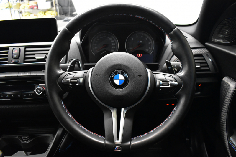 BMW Mシリーズ M2ｸｰﾍﾟ MDCT 7速DCT harman/kardon ﾋｰﾀｰ付黒革 LEDﾘﾝｸﾞｷｾﾉﾝﾍｯﾄﾞﾗｲﾄ ﾀｯﾁﾊﾟｯﾄﾞHDDﾅﾋﾞ 19AW  車線逸脱&歩行者警告 衝突軽減ﾌﾞﾚｰｷ ｶｰﾎﾞﾝｲﾝﾃﾘｱ Bｶﾒﾗ iｽﾄｯﾌﾟ ｽﾏｰﾄｷｰ 2年保証