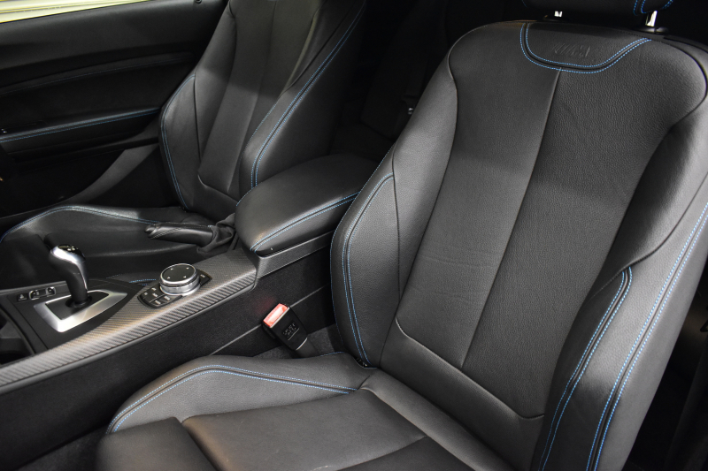 BMW Mシリーズ M2ｸｰﾍﾟ MDCT 7速DCT harman/kardon ﾋｰﾀｰ付黒革 LEDﾘﾝｸﾞｷｾﾉﾝﾍｯﾄﾞﾗｲﾄ ﾀｯﾁﾊﾟｯﾄﾞHDDﾅﾋﾞ 19AW  車線逸脱&歩行者警告 衝突軽減ﾌﾞﾚｰｷ ｶｰﾎﾞﾝｲﾝﾃﾘｱ Bｶﾒﾗ iｽﾄｯﾌﾟ ｽﾏｰﾄｷｰ 2年保証