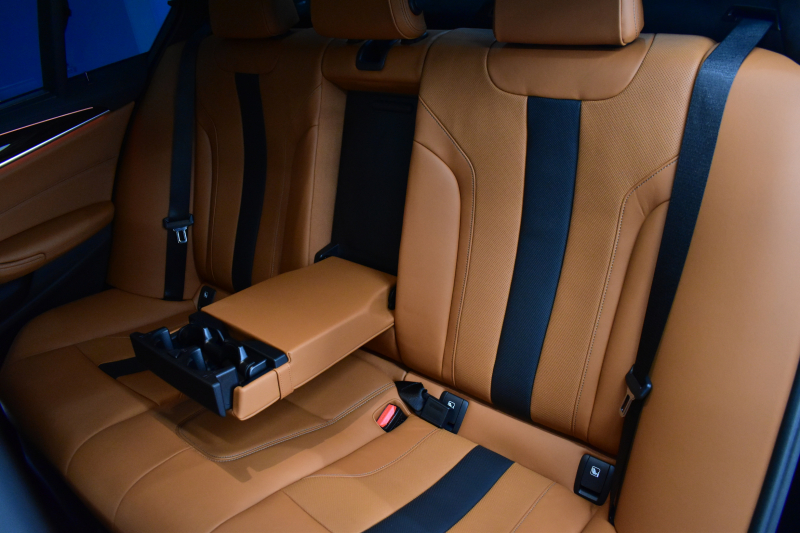 BMW Mシリーズ M5 V8ﾂｲﾝﾀｰﾎﾞ600馬力 MxDrive（4WD//2WD切替可）ｺﾝﾌｫｰﾄP  全席ﾋｰﾀｰ&前席ﾍﾞﾝﾁﾚｰｼｮﾝ&ﾏｯｻｰｼﾞ付ﾌﾞﾗｳﾝ&ﾌﾞﾗｯｸﾚｻﾞｰ ｽﾃｱﾘﾝｸﾞﾋｰﾀｰ ｱﾝﾋﾞｴﾝﾄｴｱP  追従ACC LCW LEDﾍｯﾄﾞﾗｲﾄ HUD 液晶ﾒｰﾀｰ 3Dﾋﾞｭｰ 20AW 2年保証