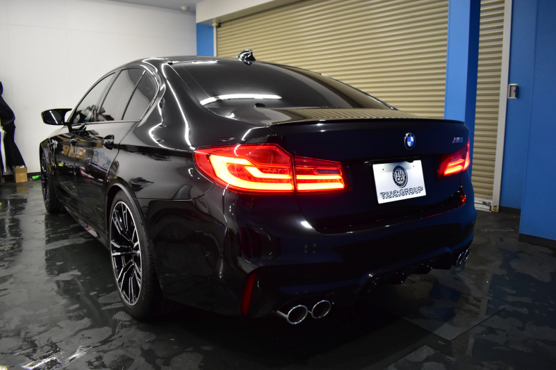 BMW Mシリーズ M5 V8ﾂｲﾝﾀｰﾎﾞ600馬力 MxDrive（4WD//2WD切替可）ｺﾝﾌｫｰﾄP  全席ﾋｰﾀｰ&前席ﾍﾞﾝﾁﾚｰｼｮﾝ&ﾏｯｻｰｼﾞ付ﾌﾞﾗｳﾝ&ﾌﾞﾗｯｸﾚｻﾞｰ ｽﾃｱﾘﾝｸﾞﾋｰﾀｰ ｱﾝﾋﾞｴﾝﾄｴｱP  追従ACC LCW LEDﾍｯﾄﾞﾗｲﾄ HUD 液晶ﾒｰﾀｰ 3Dﾋﾞｭｰ 20AW 2年保証