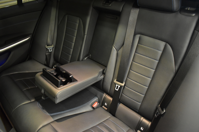 BMW 3シリーズ M340i Xﾄﾞﾗｲﾌﾞ ﾂｰﾘﾝｸﾞ ｲﾉﾍﾞｰｼｮﾝP ﾊﾟﾉﾗﾏｻﾝﾙｰﾌ KW車高調 M Performanceｶｰﾎﾞﾝｲﾝﾃﾘｱ ｲﾉﾍﾞｰｼｮﾝP ﾋｰﾀｰ付黒革 ACC HUD ﾚｰｻﾞｰLEDﾗｲﾄ ﾚｲｽﾞ19AW ｼﾞｪｽﾁｬｰC付ﾀｯﾁﾊﾟﾈﾙﾅﾋﾞ全周囲ｶﾒﾗ駐車ｱｼｽﾄ ﾊｰﾏﾝｶｰﾄﾞﾝ 車線変更&逸脱警告 2年保証